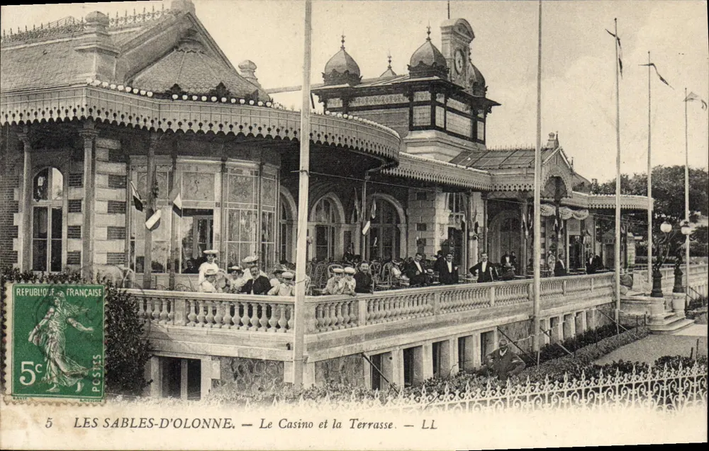 Les Sables-d'Olonne — Das Casino und die Terrasse — LL - Vorderseite
