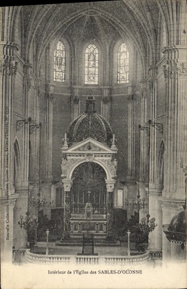 Interior da Igreja de SABLES-D'OLONNE — editor Lucien Aulien, n° 2330 - Frente