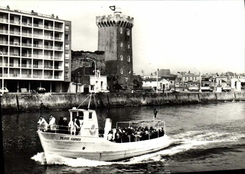 Les Sables-d'Olonne — Promenade am Meer auf dem Pilote Garnier — Éditions P. Marlin - Vorderseite