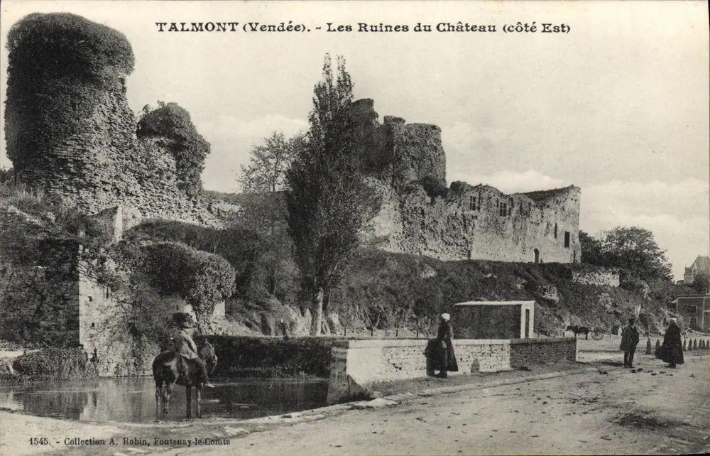 Talmont (Vendée) — As Ruínas do Castelo (lado Leste) — Coleção A. Robin, Fontenay-le-Comte, n° 1545 - Frente