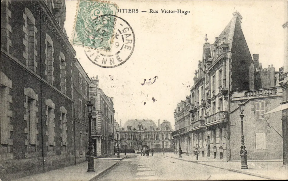 Sèvres — Rue Victor-Hugo — editor não visível - Frente