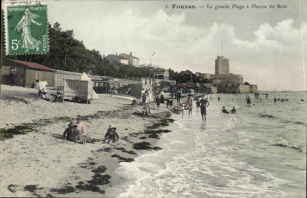 Fournas — A grande Praia no horário do banho — Editor: C. G. B. (n°6) - Frente