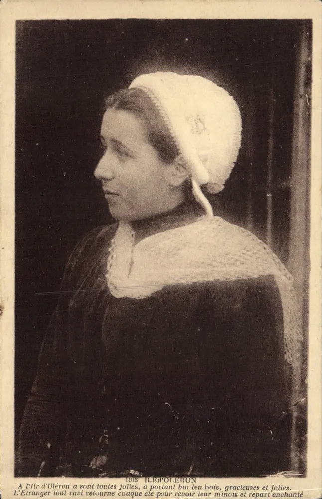 Junge Frau von Île-d'Oléron — Portrait — R. Bergevin, La Rochelle, Nr. 1013 - Vorderseite