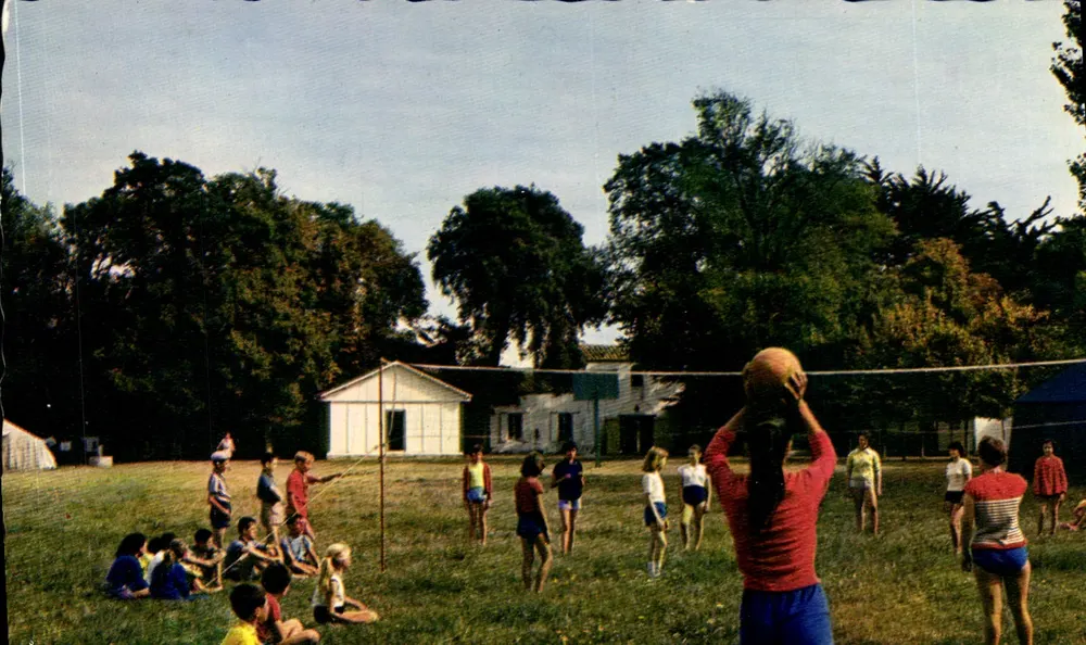 Kinder-Spiele — Volleyball — Société Limousine d'Hygiène et de Protection de l'Enfance, Ile d'Oleron - Vorderseite