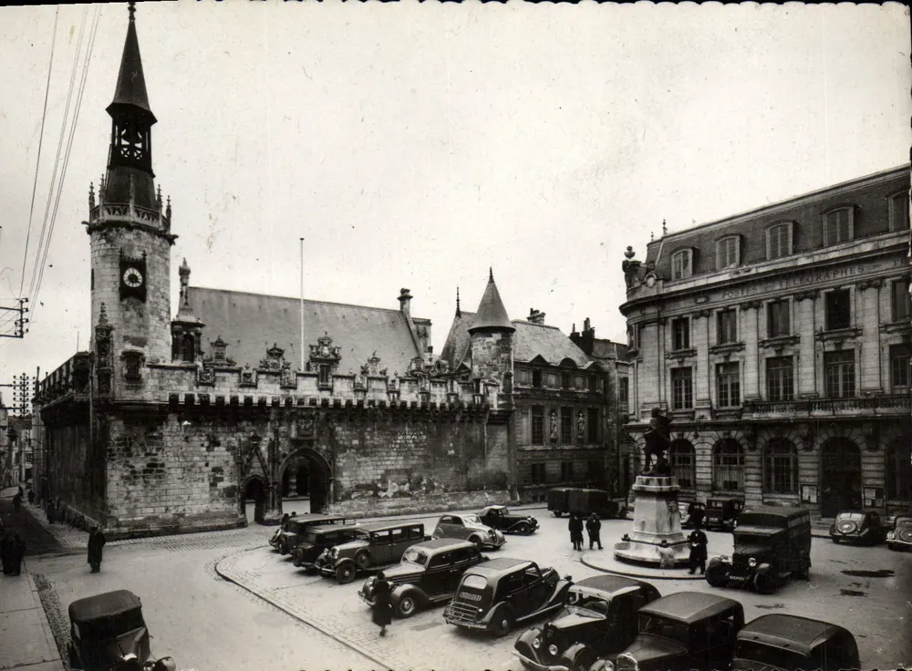 Hôtel de Ville de LA ROCHELLE (XIVe et XVe s.) — Éditions Artistiques Raymond Bergevin — n° CM 21000 - Frente