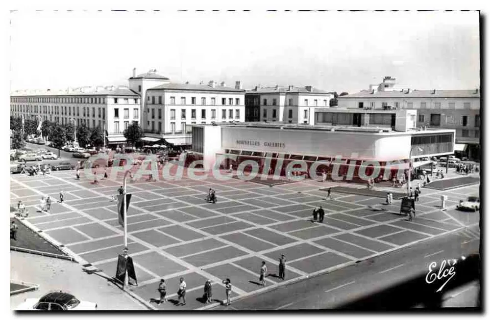 Place de la République em Royan — vista das Nouvelles Galeries — Élèce - Frente
