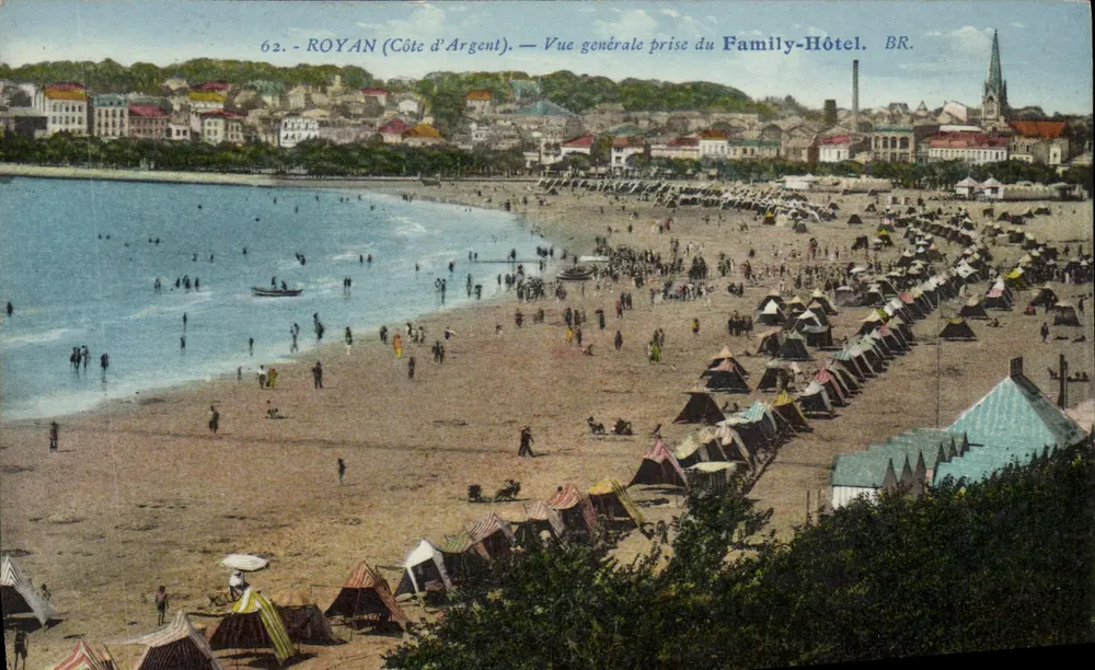 Royan (Côte d'Argent) — Allgemeiner Blick vom Family-Hôtel. BR. - Vorderseite