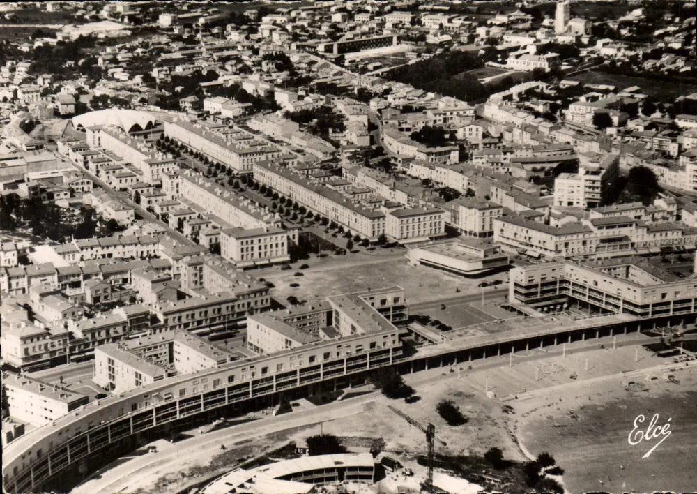 Royan (Charente-Maritime) — Allgemeiner Blick auf die neue Stadt — Chataigneaux, Bordeaux - Vorderseite