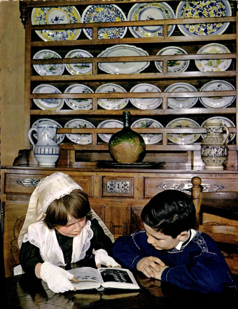 Kinder, die zu lesen lernen — Les Barguenas, Aunis Saintonge — Éditions Mexichrome - Vorderseite