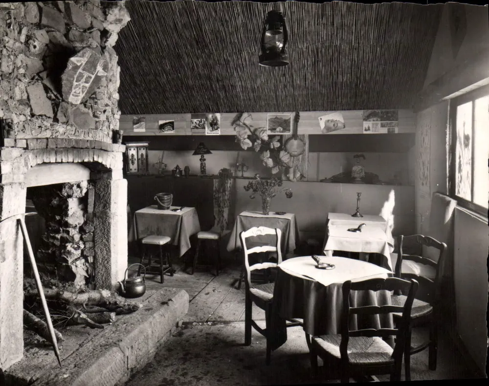 Turini (A.-M.) alt. 1600 m. — Jeden dach, jeden stół, ognisko, LE MAGO — Wyd. PHOTOGRAPHE J. VAN VUGHT, NICE - Awers