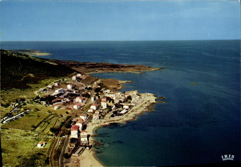Algajola — Vista geral do vilarejo e da praia — Edições IRIS - Frente