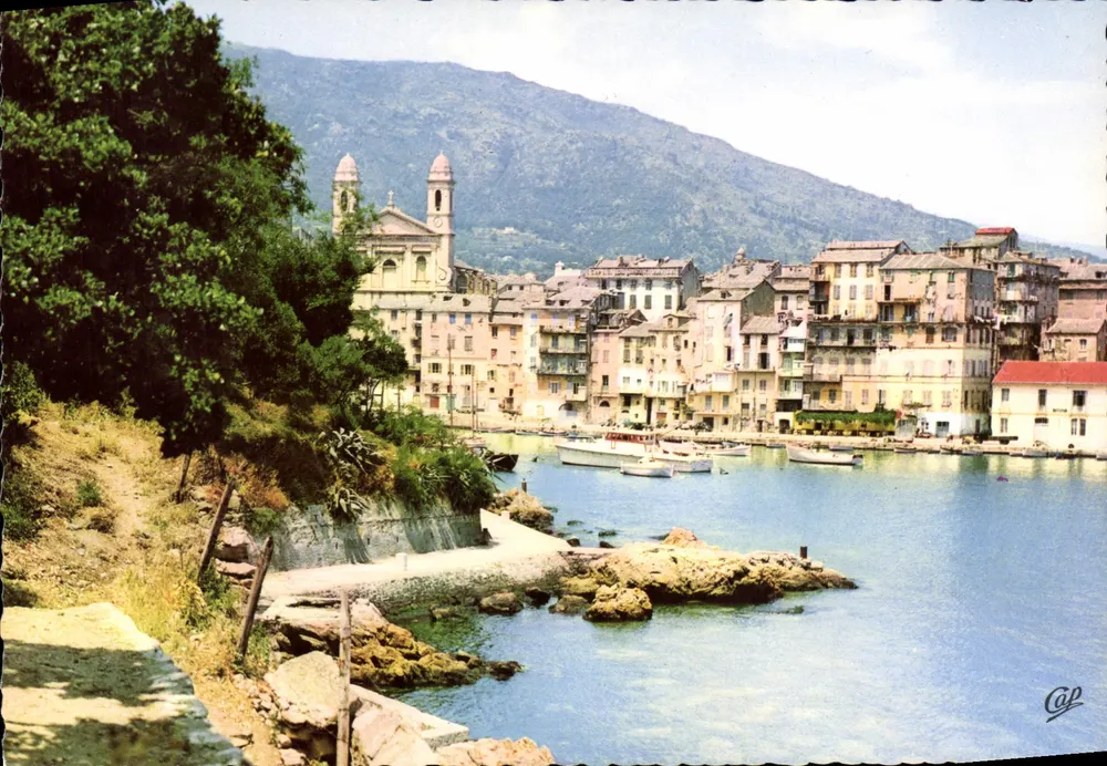 Bastia — Ein Eckbereich des alten Hafens — EKTACAP - Vorderseite