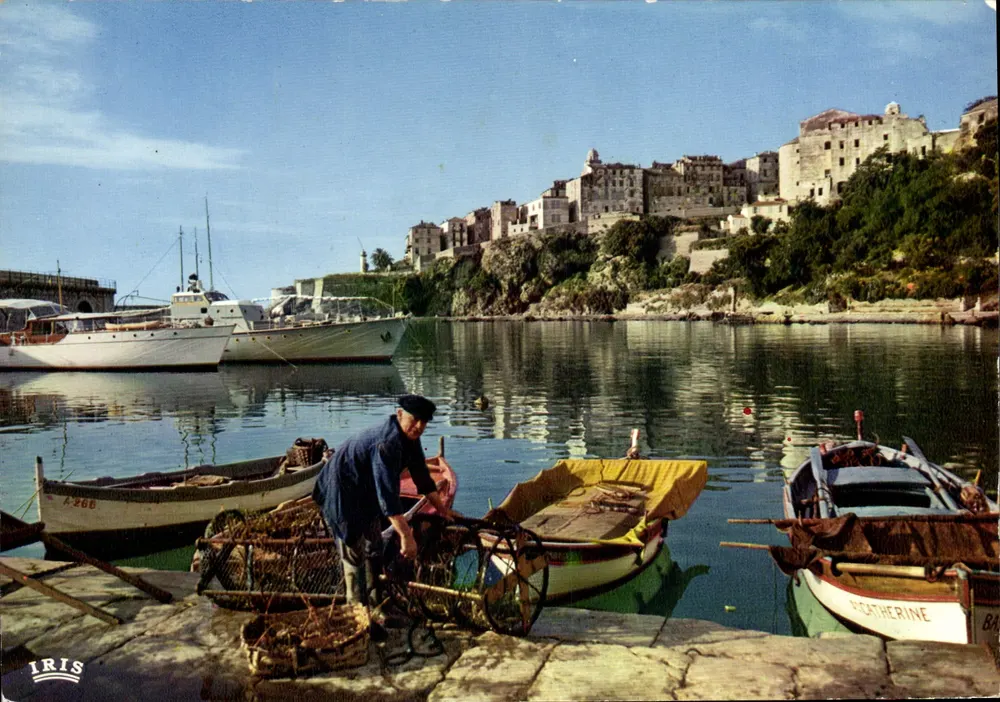 Bastia — O velho porto — Edição 'Le Cusin', R. Hachette, Bastia - Frente