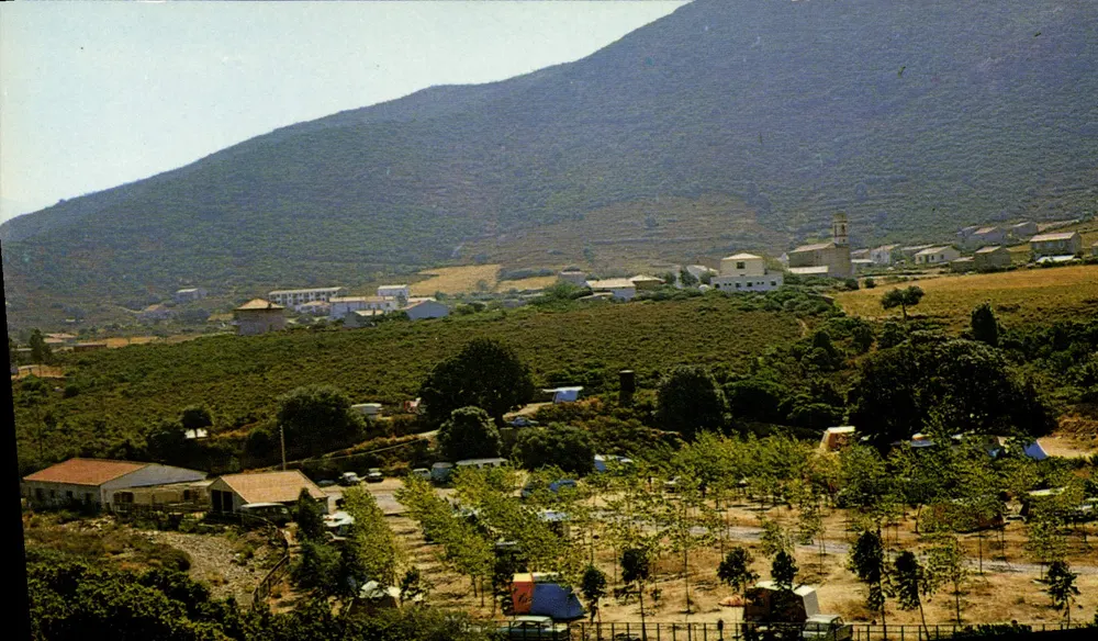 Galeria (Córsega) — Vista geral "Ideal Camping" — Edições La Cigogne - Frente