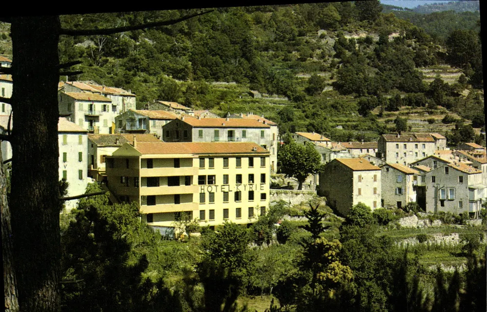 Chisone — Teilansicht des Hotels « Le Kyrie » — S.A.D. Route du Vittulo, Ajaccio - Vorderseite