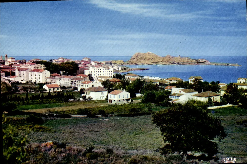 Ile Rousse — Vista da cidade — Edições Hachette - Frente