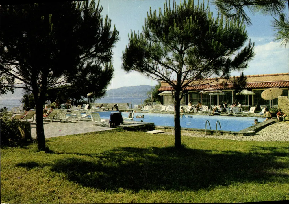 Schwimmbad und Restaurant "Le Galatee" in Porticcio — Korsika — Edition CICORP - Vorderseite