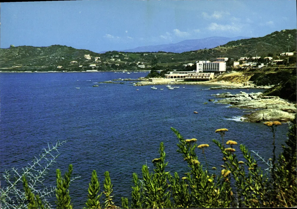 Cinarcà — Hotel-Restaurante La Cinarca — Editor La Cigogne - Frente