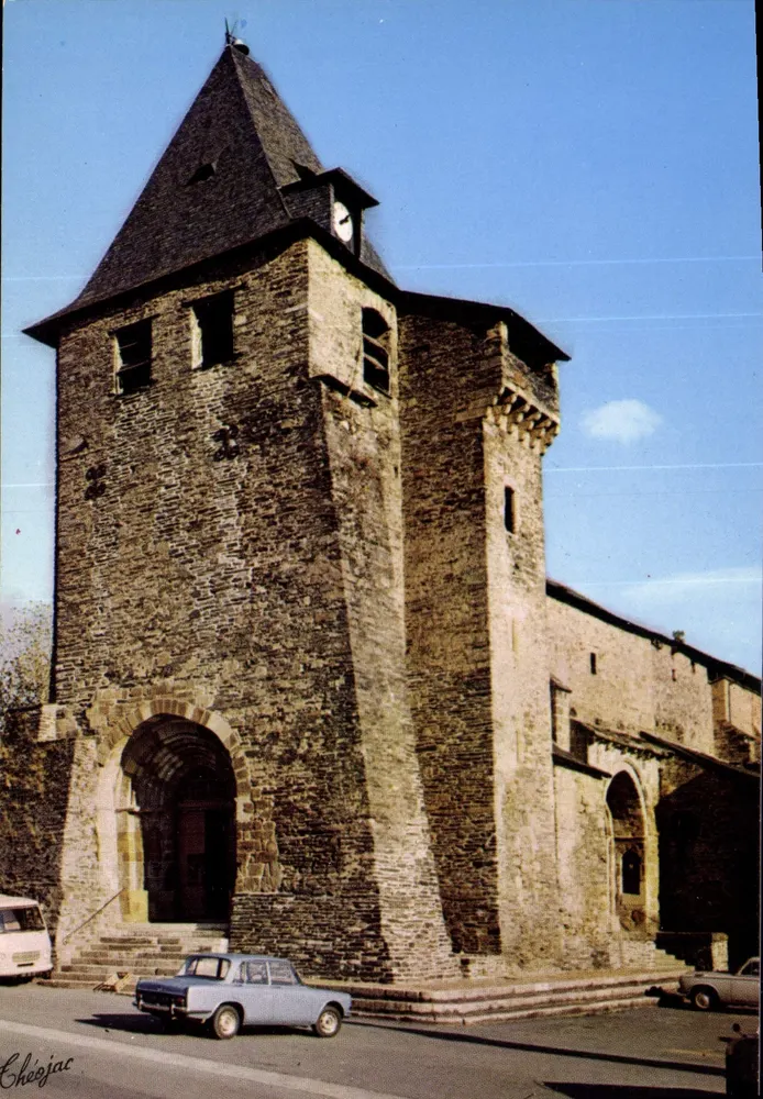 Allassac (Corrèze) — Kirche des 12. Jahrhunderts mit ihrem befestigten Donjon-Turm des 15. Jahrhunderts — Éditions « Thiéjac », Limoges - Vorderseite