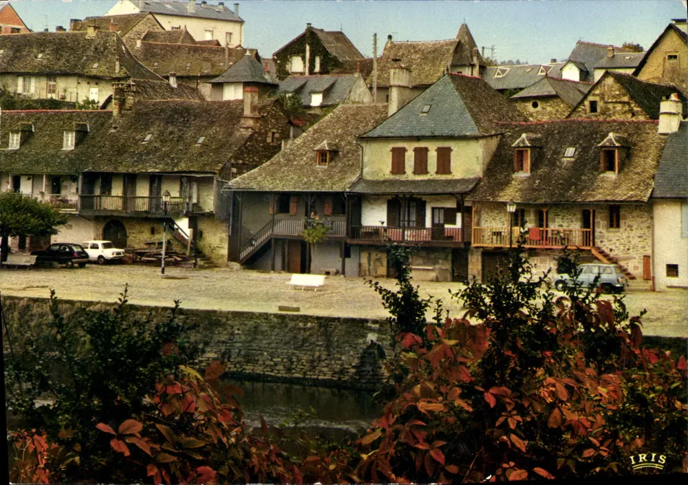 Argentat (Corrèze) — Alte Häuser am Fluss — Éditions Iris - Vorderseite