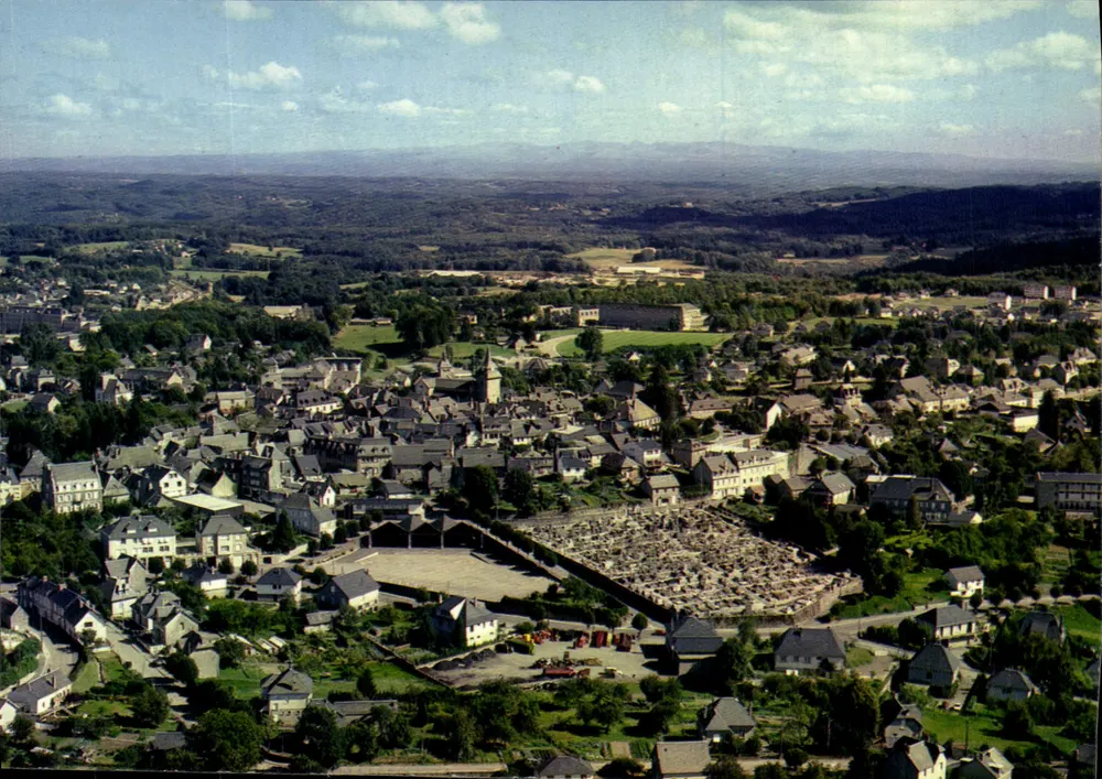 Egletons — Panoramablick — Éditions CAP Théoujac - Vorderseite