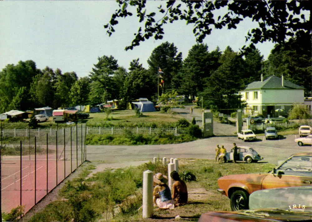 Marcillac-la-Croisille — Entrada do Camping IRIS — editor IRIS, número de série 190742 - Frente