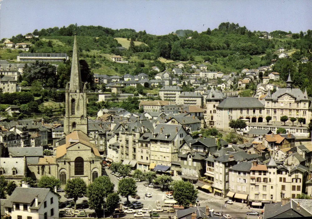 Tulle (Corrèze) — Vista geral — Editor: Ed. de l'Hôtel de Ville, Vichy - Frente