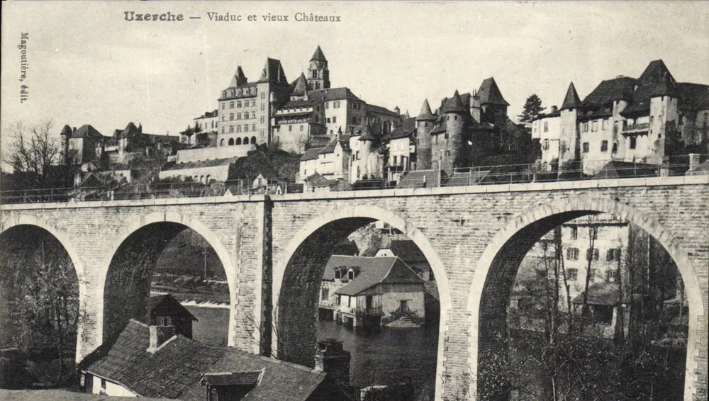 Uzerche — Viaduto e Velhos Castelos — Magoultire édit. - Frente