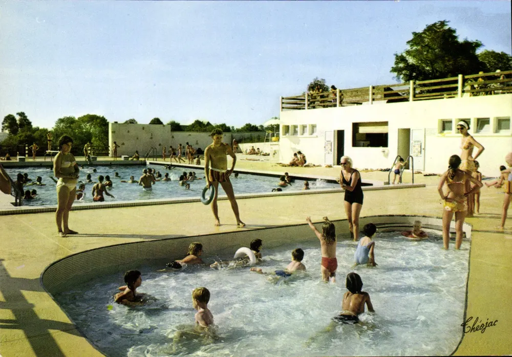 Juillac (Corrèze) — A Piscina — Edições « Théojac » - Frente