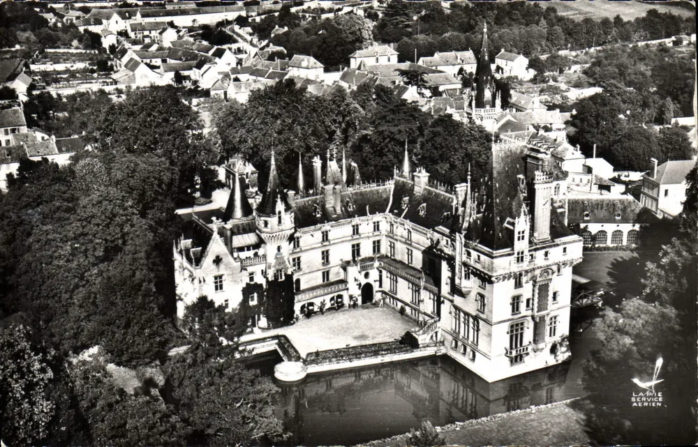 Vigny - Het Kasteel van La Cour d'Honneur — Lapie Service Aérien, n°1 - Voorkant