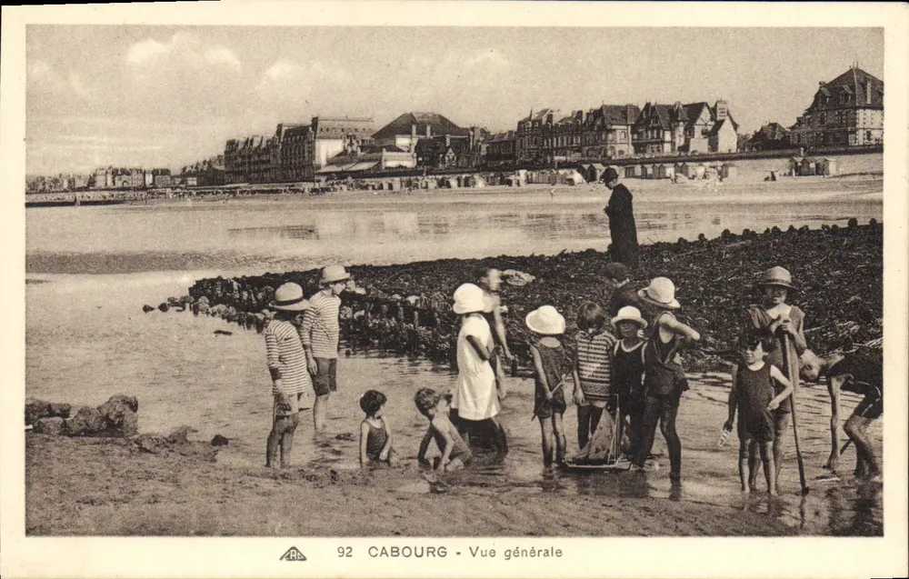 Cabourg - Vista geral — editor ARB, n° 92 - Frente