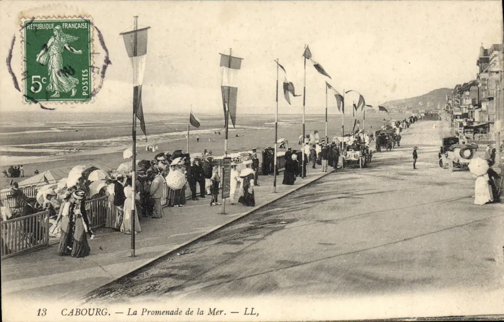 Cabourg — La Promenade de la Mer — LL, n°13 - Recto