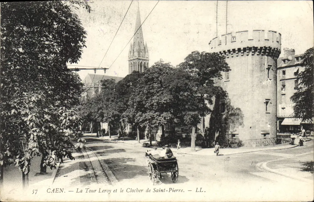 Caen — Die Leroy-Turm und der Turm der Kirche Saint-Pierre — LL. - Vorderseite