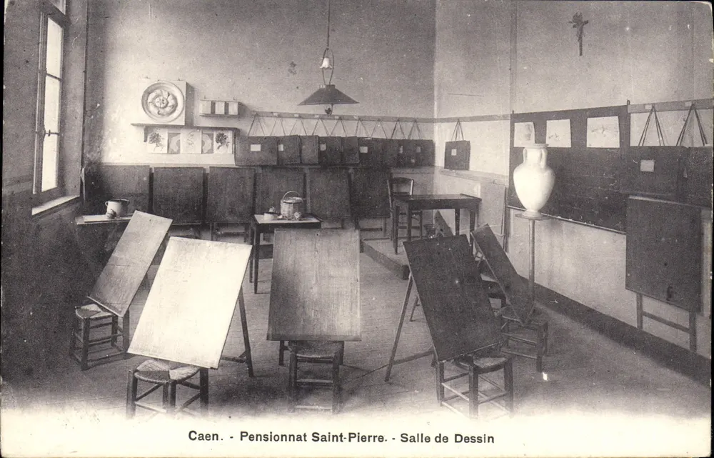Caen - Pensionat Saint-Pierre - Zeichensaal - Vorderseite
