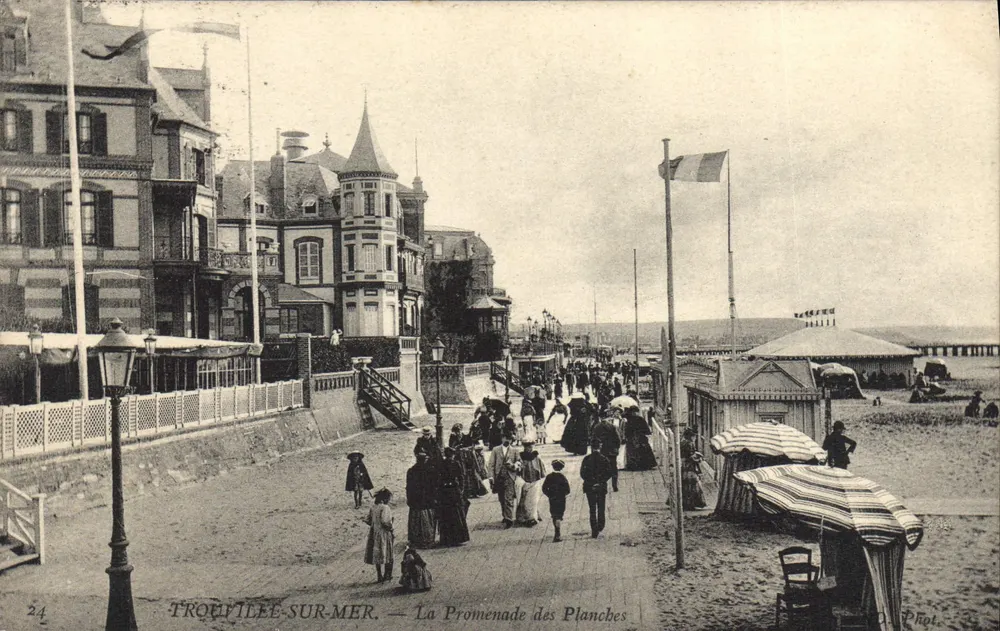 TROUVILLE-SUR-MER — Ansicht der Promenade des Planches — D. Phot. - Vorderseite