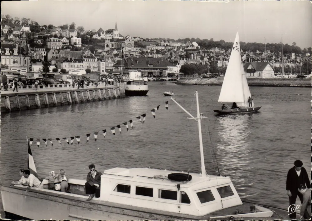 Deauville - Trouville — Der Hafen-Eingang — Réal-Photo - Vorderseite