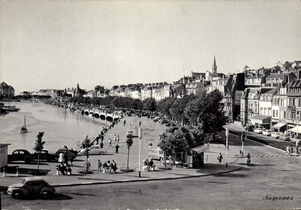 Uitzicht op Trouville-sur-Mer — kade en rivier — uitgever Sapcomos, n° G-N 5068 - Voorkant