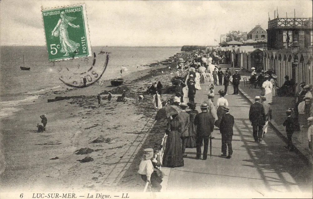 Luc-sur-Mer — A Digue — LL - Frente