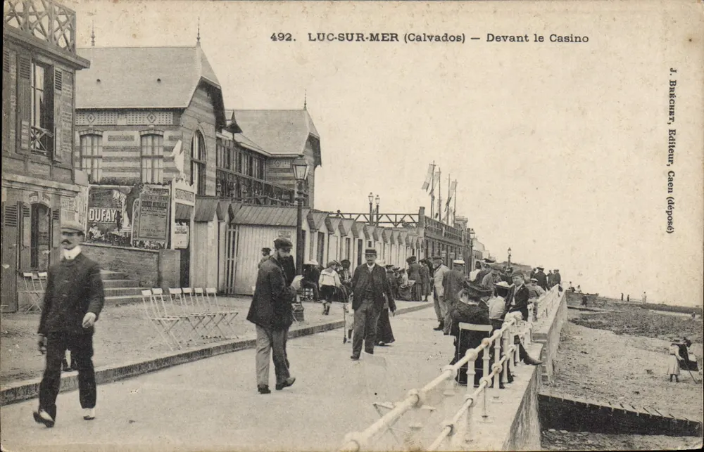 Luc-sur-Mer (Calvados) — Diante do Casino — J. Buccher, Editor, Caen (depositado) - Frente