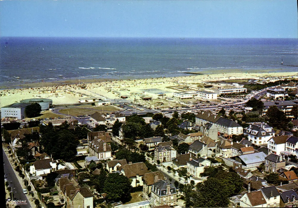 Riva Bella — vista aérea del casino y de la playa — A CIGOGNE - Anverso