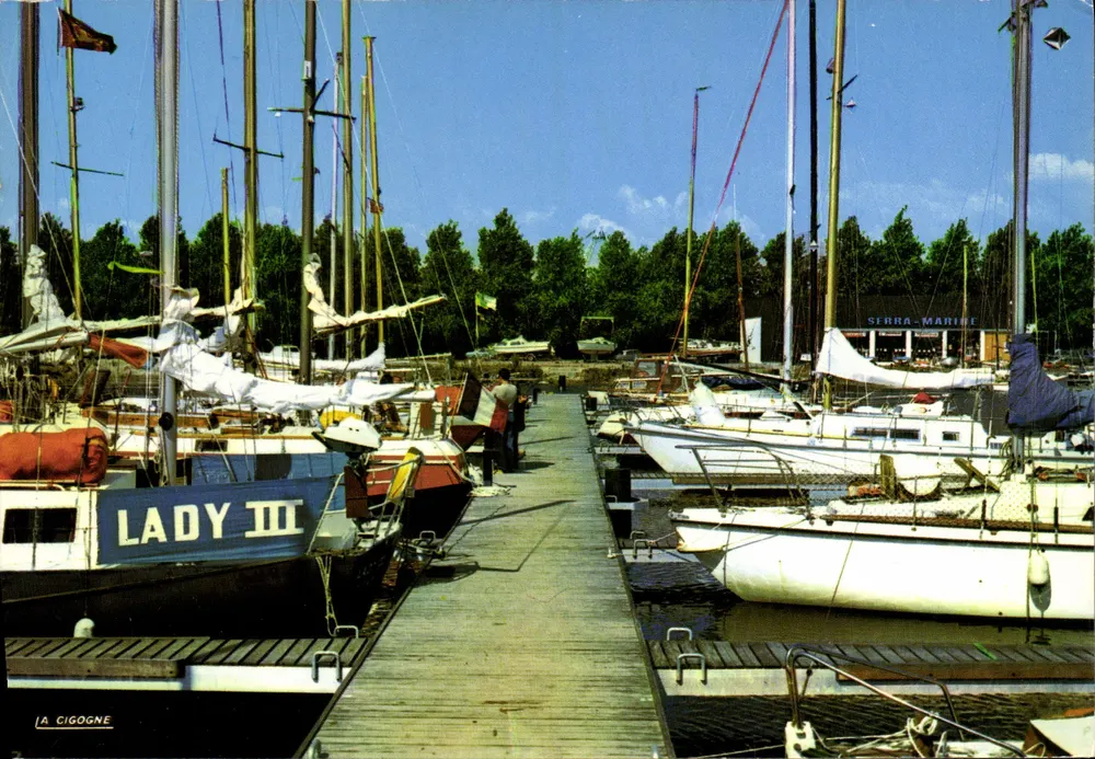 Porto de lazer Riva Bella — Serra-Marine e Lady III — editor La Cigogne - Frente
