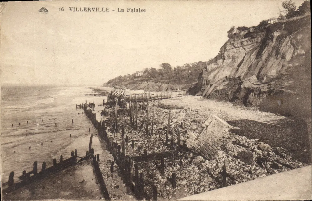 Villerville - La Falaise — vista da falaise e da margem com estrutura de madeira — editor desconhecido, n° 16 - Frente