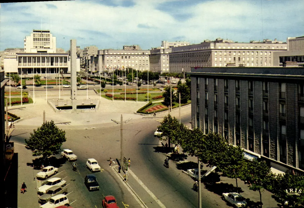 Brest - 29N — Place de la Liberté, Monument aux Morts, Hôtel de Ville — Lumicap - Vorderseite