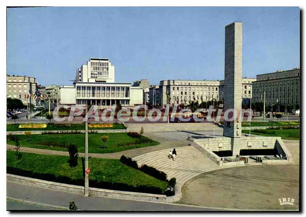Brest - Place der Freiheit — Rathaus und Kriegerdenkmal — IRIS - Vorderseite
