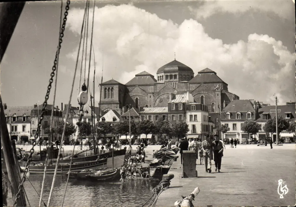 Kirche des Heiligen Herzens von Concarneau — Ansicht des Hafens — Les Tirages Modernes, n°155 - Vorderseite