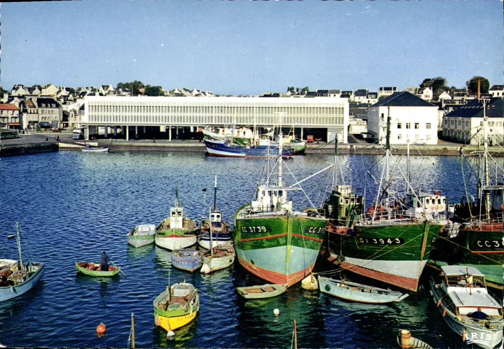 Concarneau — Embarcações de Pesca no Porto — Lumicap - Frente