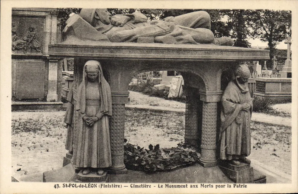 St-POL-de-LÉON (Finistère) — Friedhof — Denkmal für die Toten für das Vaterland - Vorderseite