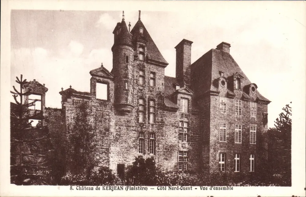 Château de Kerjean (Finistère) — Côté Nord-Ouest — Vue d'ensemble - Recto