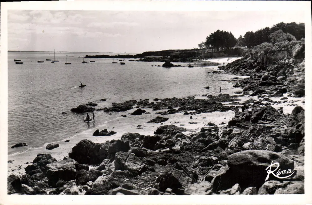 Pequena Praia entre os Rochos — Beg-Meil (Finistère) — Réma - Frente