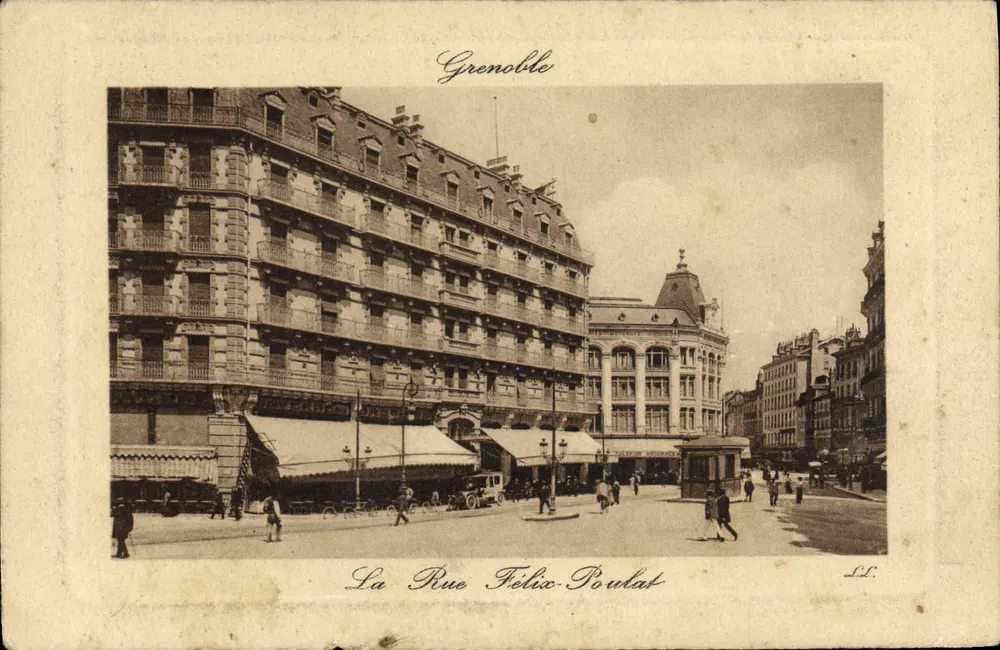 Grenoble — A Rue Félix Poulat — L.L. - Frente